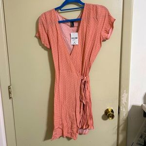Forever 21 Size M Polka Dot Peach Wrap Dress NWT